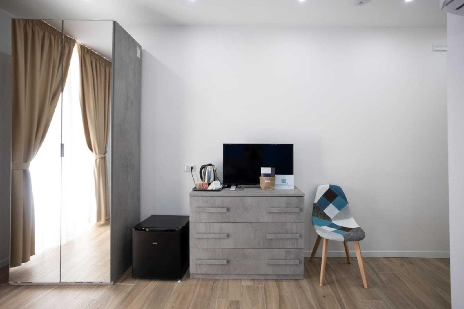 Giuly Suites & Rooms Νάπολη Εξωτερικό φωτογραφία