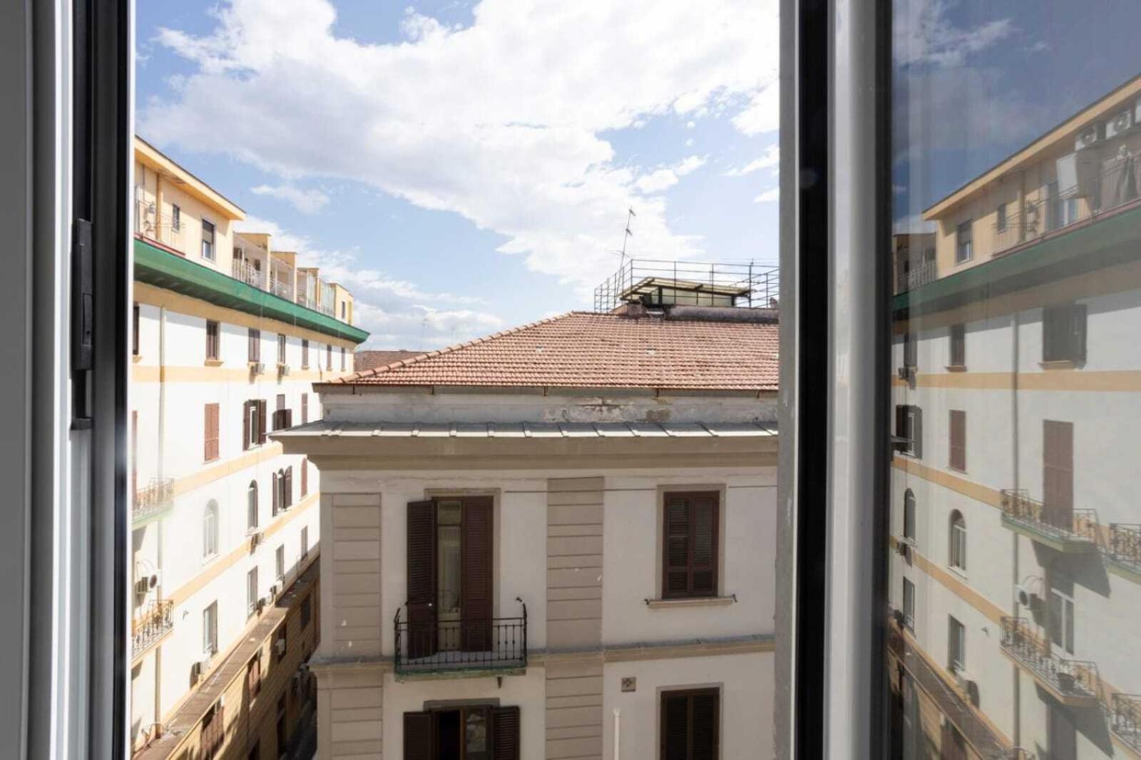 Giuly Suites & Rooms Νάπολη Εξωτερικό φωτογραφία