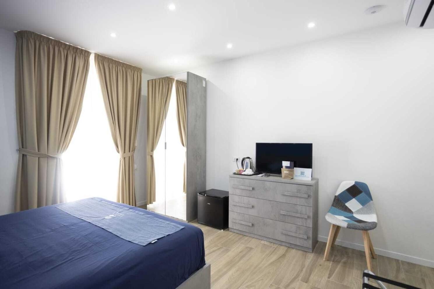 Giuly Suites & Rooms Νάπολη Εξωτερικό φωτογραφία
