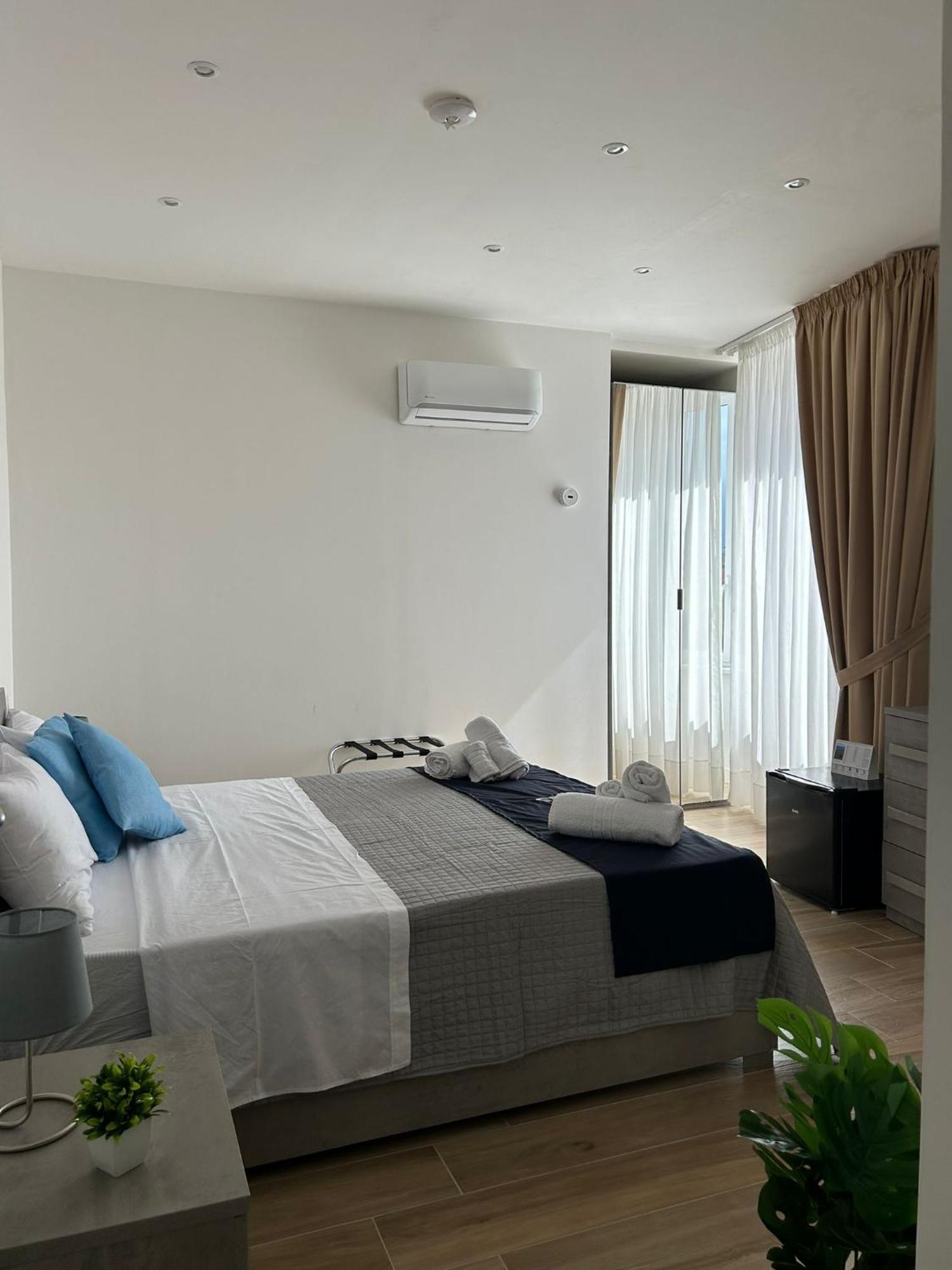 Giuly Suites & Rooms Νάπολη Εξωτερικό φωτογραφία